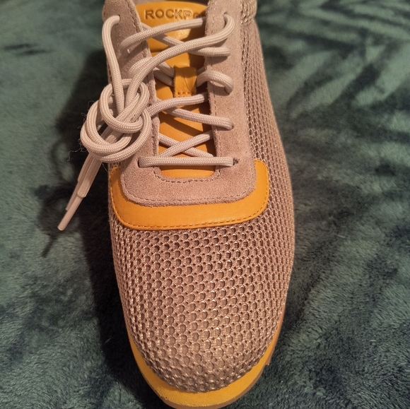 Size 8.5 Rockport women sneakers. colors, grey and yellow. Great condition. - Picture 9 of 10